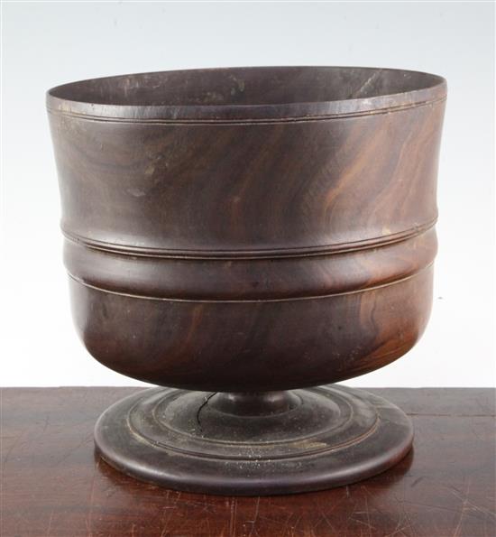 A late 17th century lignum vitae wassail cup, 8in.